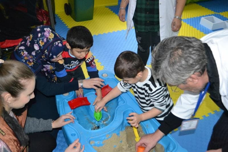 Hafif otizm sınıfı grup ve bireysel etkinlik alanı
